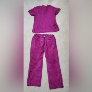 Dickies medium scrub set, good condition. Raspberry color
